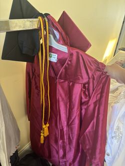 Graduation Cap And Gown 5’3 5’4