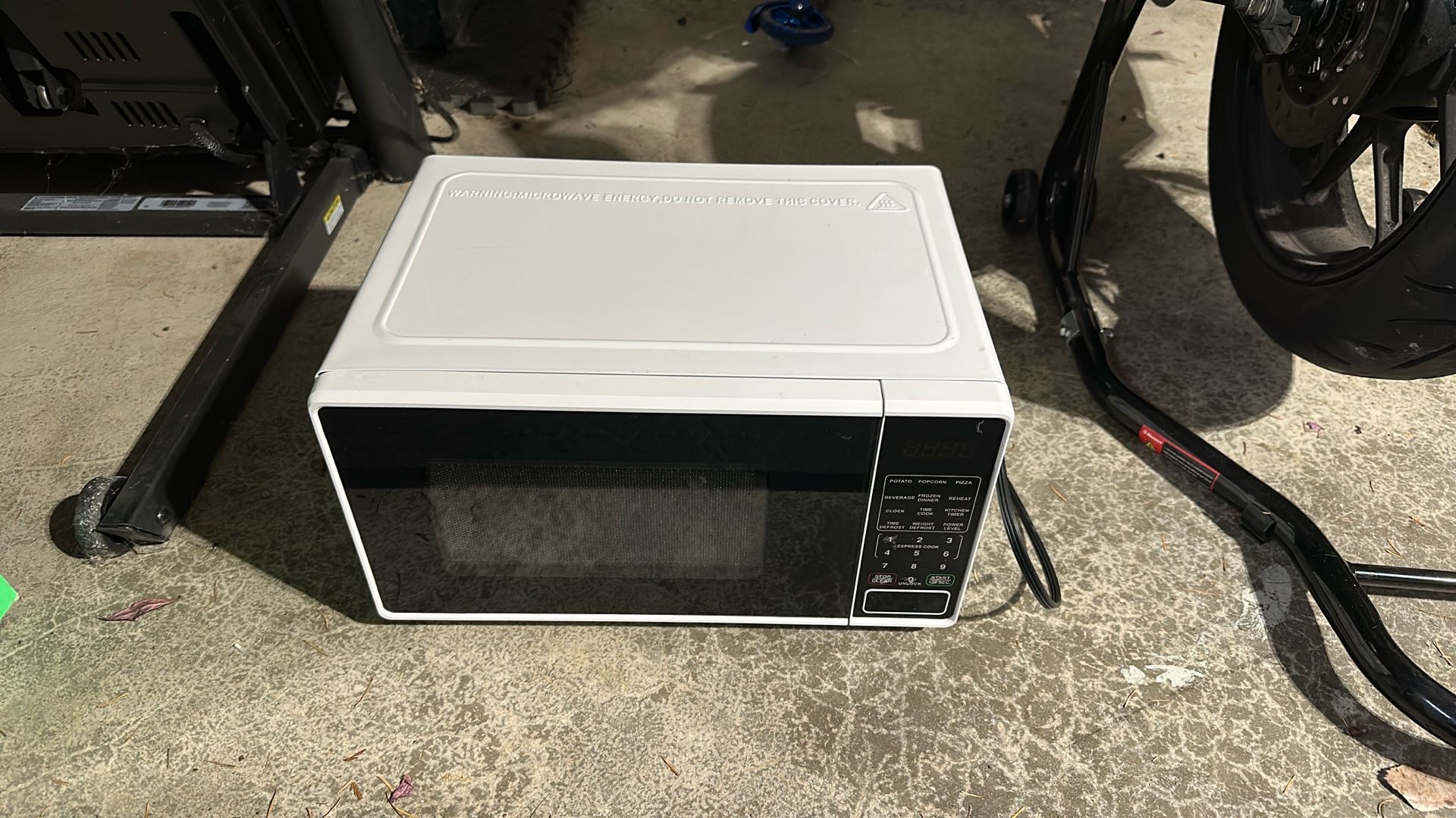 700 W Microwave