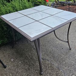 METAL / TILE TABLE
