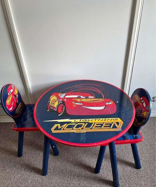 Lightning McQueen kids table & 2 chairs