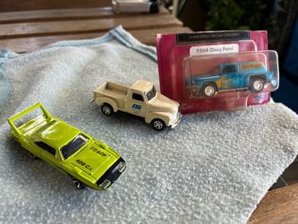 3 like new cars for collection all 3 x$30