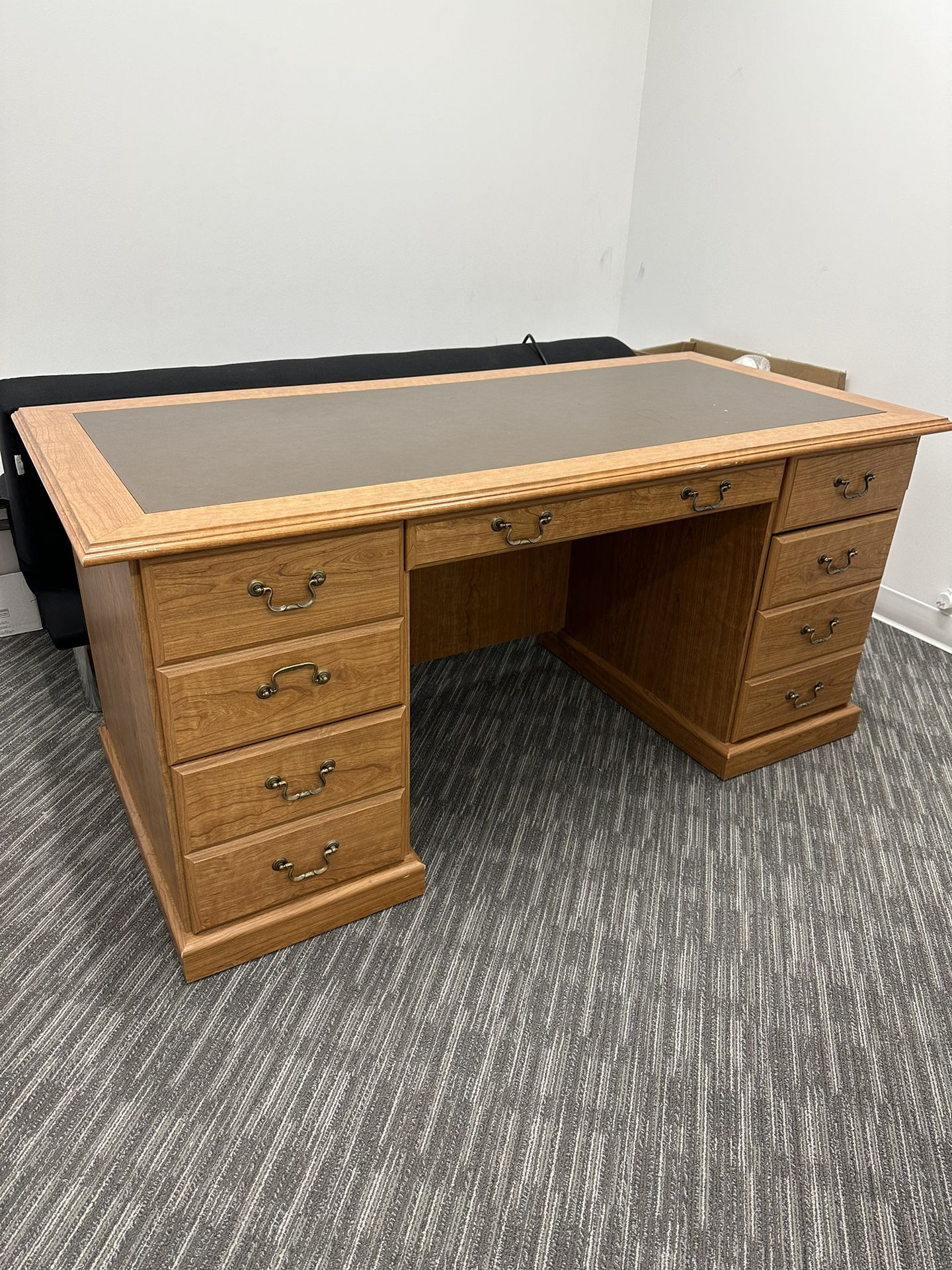 Perfect Condition Office Desk Table 