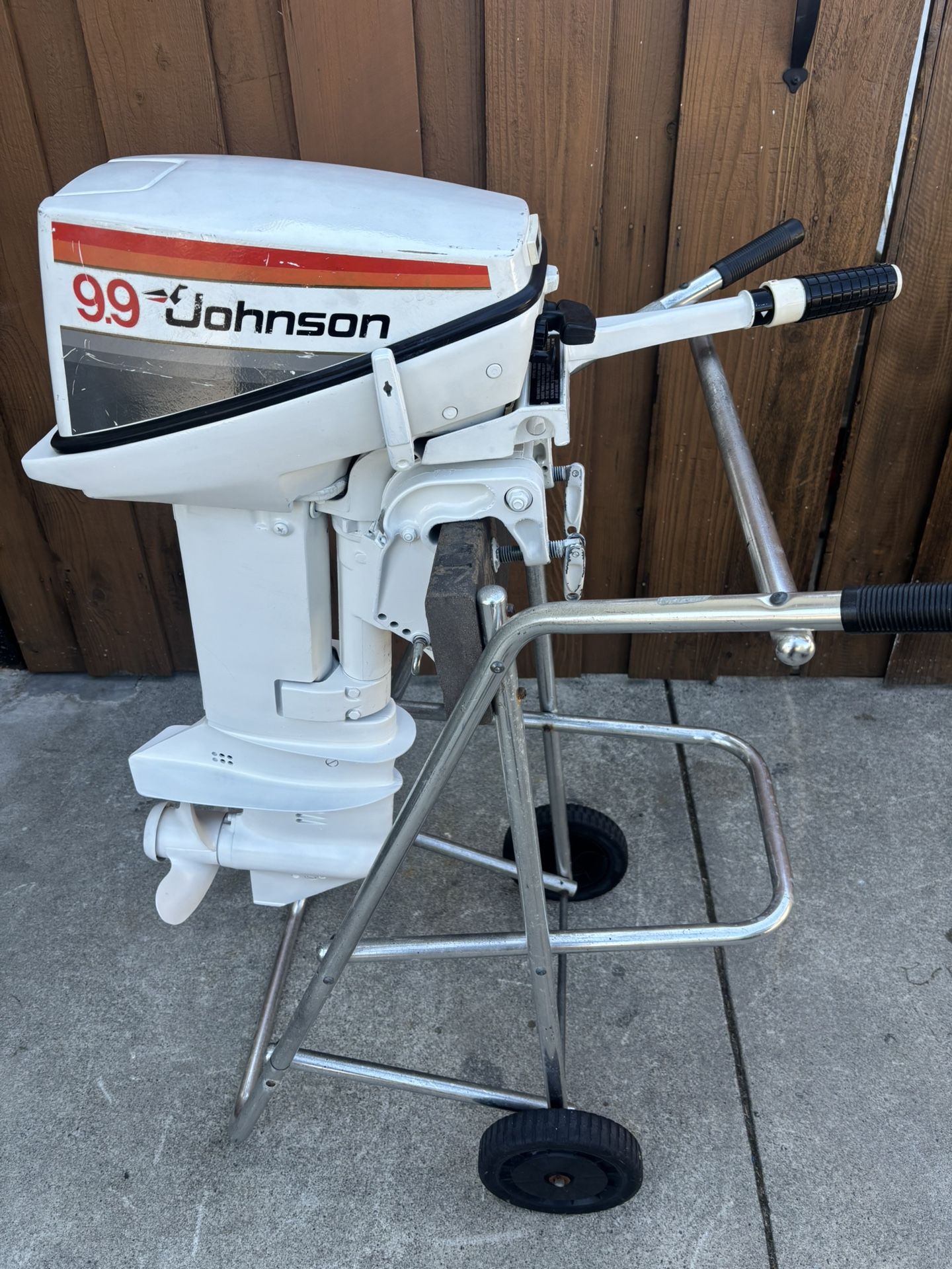 9.9hp Johnson Outboard Motor