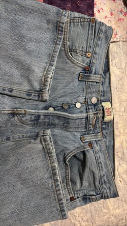 501 button fly Levi W 33 L30