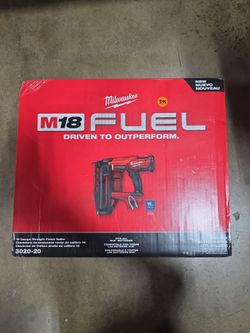 Milwaukee M18 16 gauge straight finish nailer