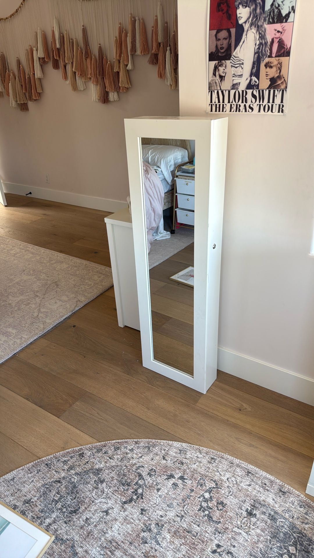 Jewelry armoire