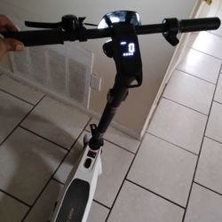 Two Electric Scooters Both Retail Up To 600$ Together No Chargers It's Ready To Use And Go