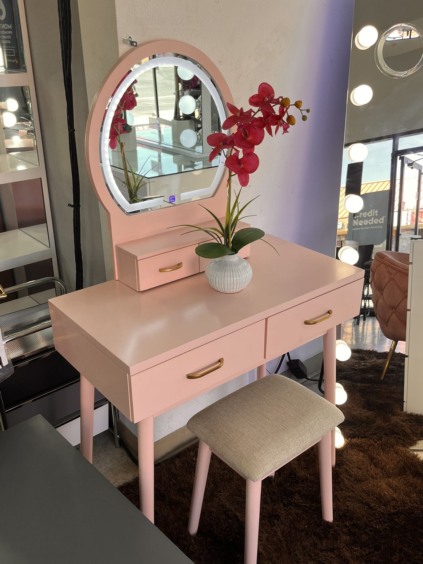 Small Pink Vanity Set Stool Included Lights On Mirror