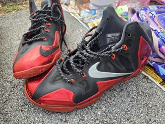 Size 11 MEN NIKE Shoes