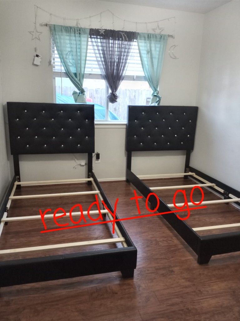 Twin Size Bed 