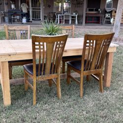MUST GO ASAP!! Nice Solid Wood Kitchen Table and Chairs