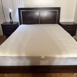 Dark Brown Wood Queen Bedroom Set 