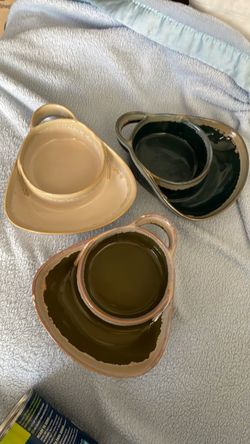 Set of chip and dip bowls