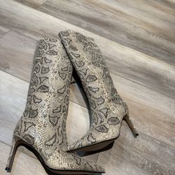Beautiful Snake Print Knee High Boots 