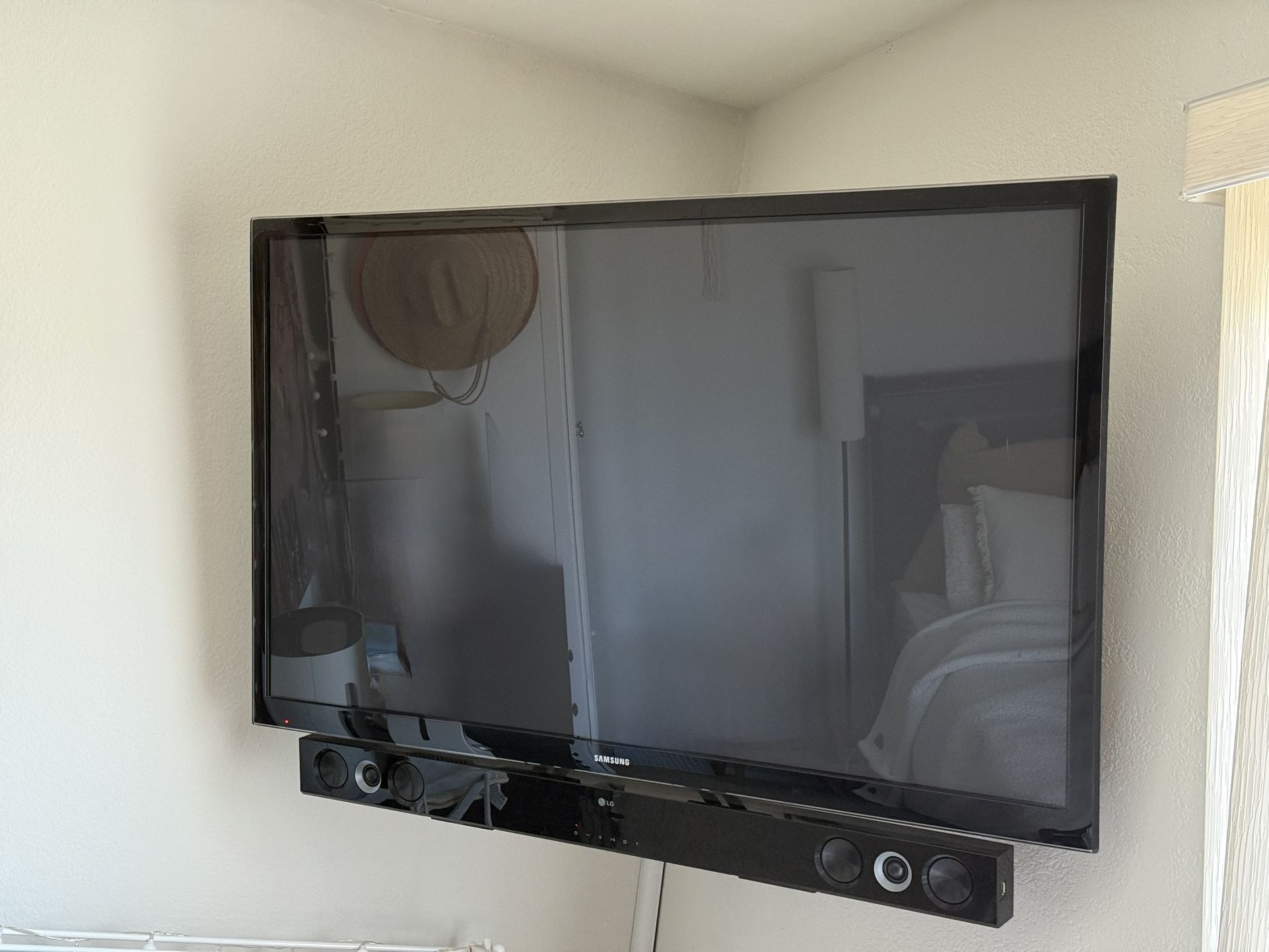 Samsung Plasma 51 Inches Smart TV 1080P