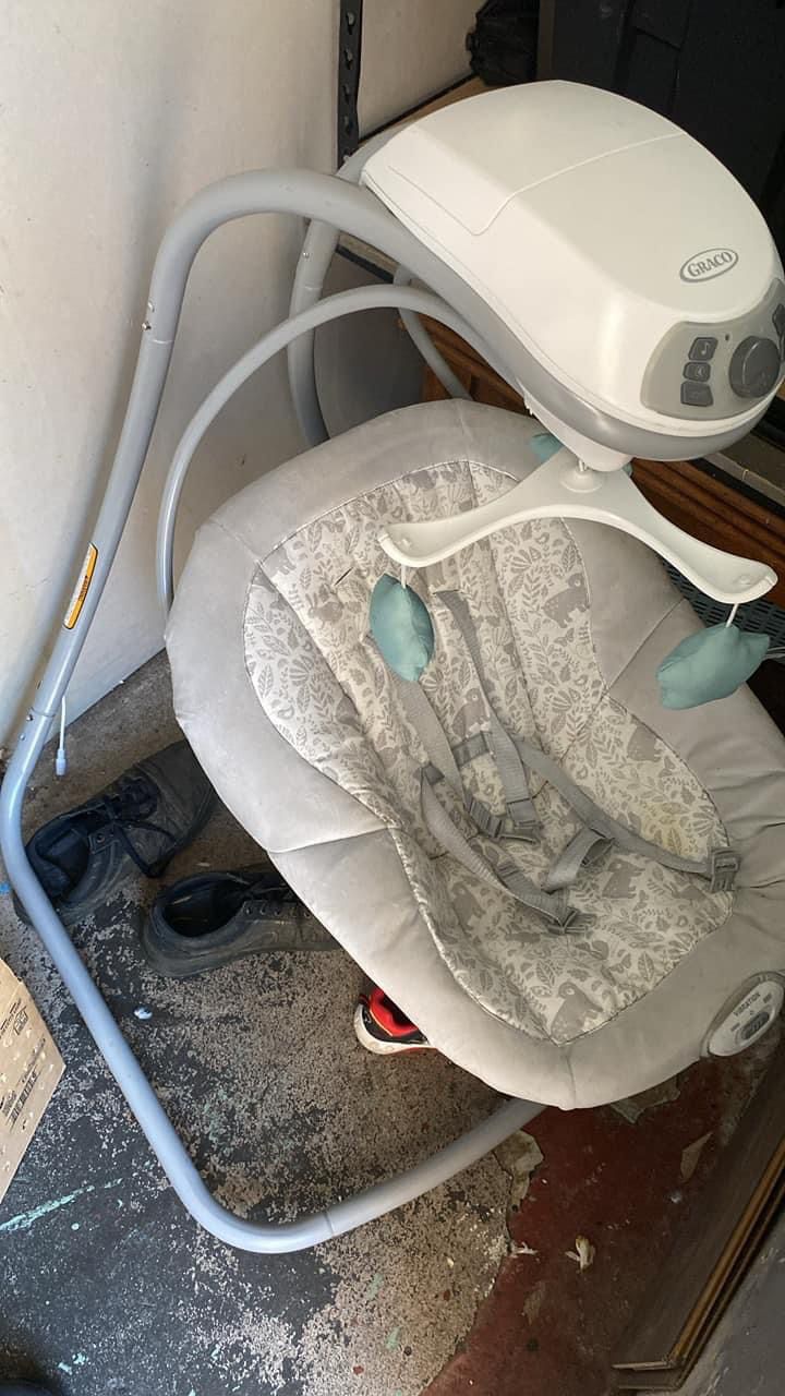 Graco Baby Swing CASH ONLY!