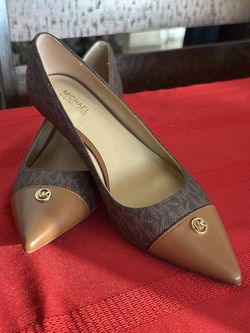 New Size 7Michael Khors Tan n Brown Kitten Heel Pumps- Size 7M