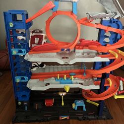 Hasbro Ultimate Garage