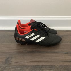 Adidas Predator soccer cleats kids size 4