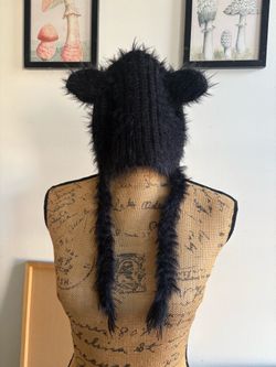 Black Fuzzy Animal Ear Hat