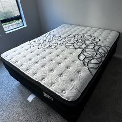 King Size Mattress Pillow Top 12"    New Mattress 