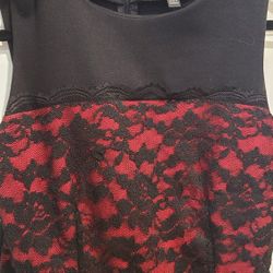 Size 6 Womens RED LACE Holiday Dress
