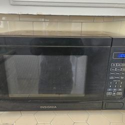 1.1 Cu. Ft. Microwave Oven