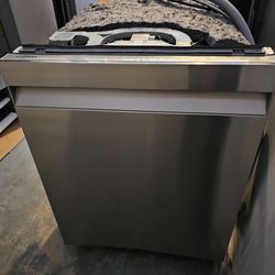 SAMSUNG  STAINLESS STEEL DISHWASHER WITH INTERIOR STAINLESS STEEL TOO AND  3 RACKS.....$ 300