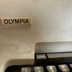 Olympia WILHELMSHAVEN Made In Germany Typewriter 