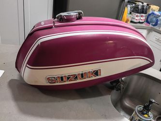 Suzuki gt750 parts tank