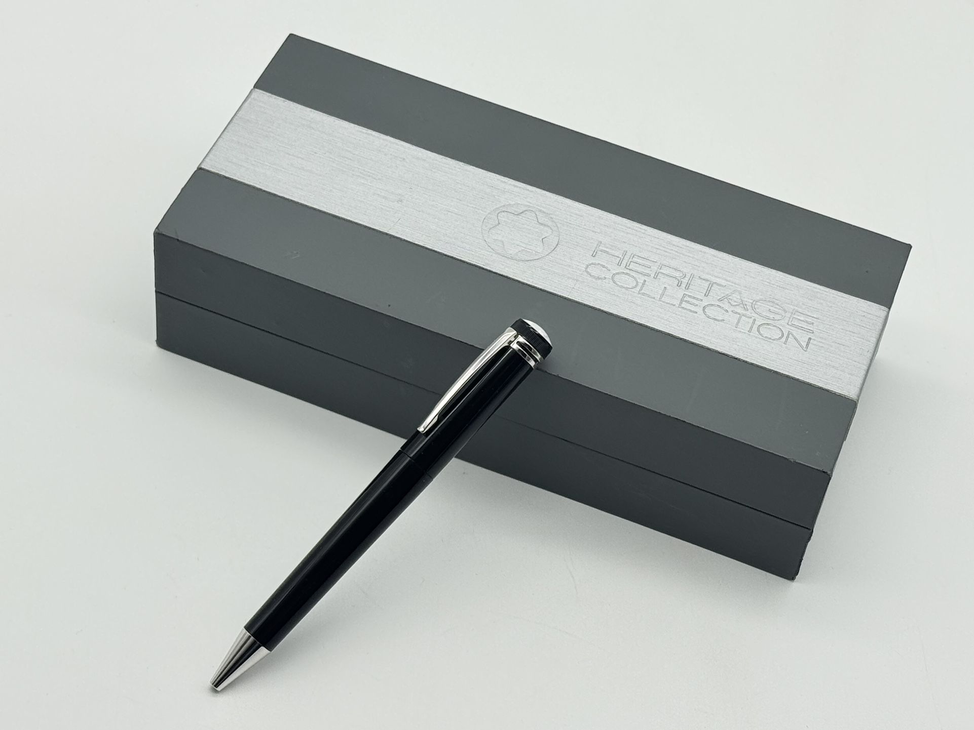 MONTBLANC HERITAGE 1912 COLLECTION CAPLESS BLACK ROLLERBALL PEN
