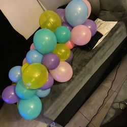 balloon garland special $60 up to 4 colors up to 7 ft tall free pick up $25 delivery fee