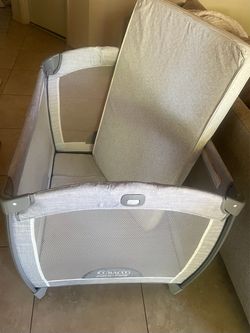 Graco Pack N Play with carrying case