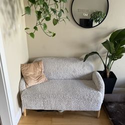 settee/small sofa 