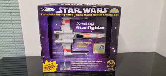 Original Estes Star Wars X-Wing Starfighter Flying Model Rocket Launch Set
