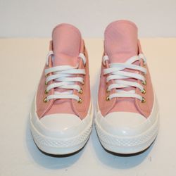 Converse Chuck 70 Low Top Women’s Shoes Size 10.5 NEW