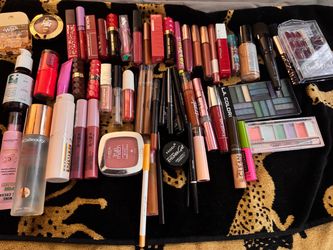 Mixed Makeup Bundle – 40+ Pieces