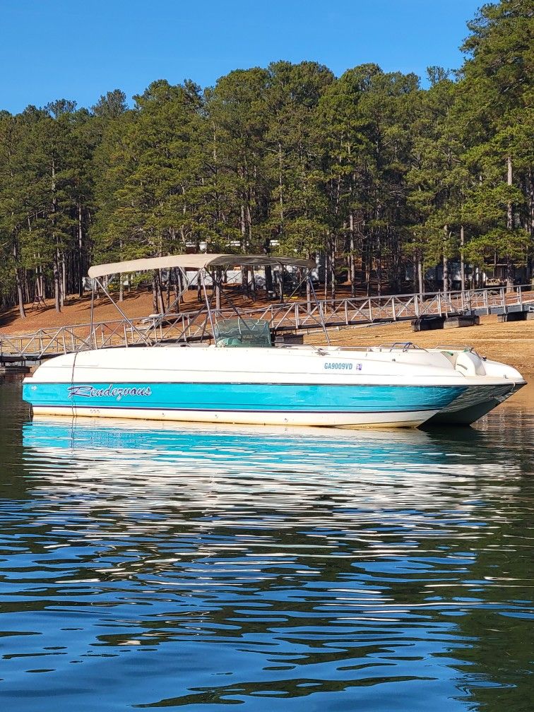 Bayliner Rendezvous/ Yamaha Waverunner 