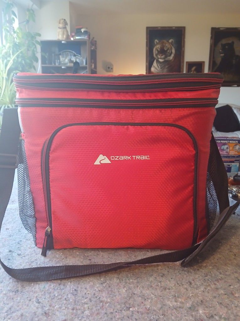Ozark Trail 36 Can Soft Sided Cooler, Red,10.00 x 15.50 x 14.50 Inches
The Ozark Trail 36 Can Cooler Soft Sided Cooler in Red is a premium quality c