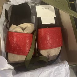 NWT, Gucci Red GG Supreme Slides, Size 11.5 US