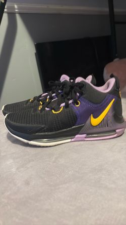 LAKERS Nike LeBron witness 7