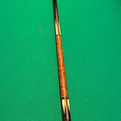 pool cue. 19 oz. custom wood cue