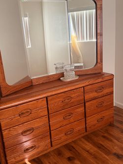 Oak Wood Dresser with Mirror