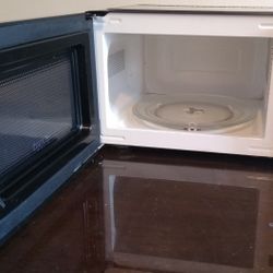 0.6 cu ft 700W commercial chef small microwave