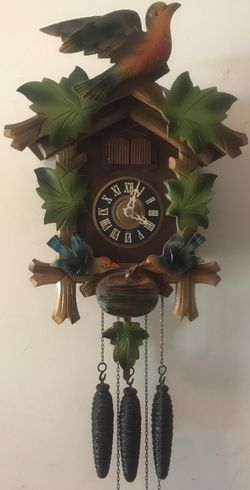 15" x 11.5" Musical Moving Birds Feeding Baby German Cuckoo Clock