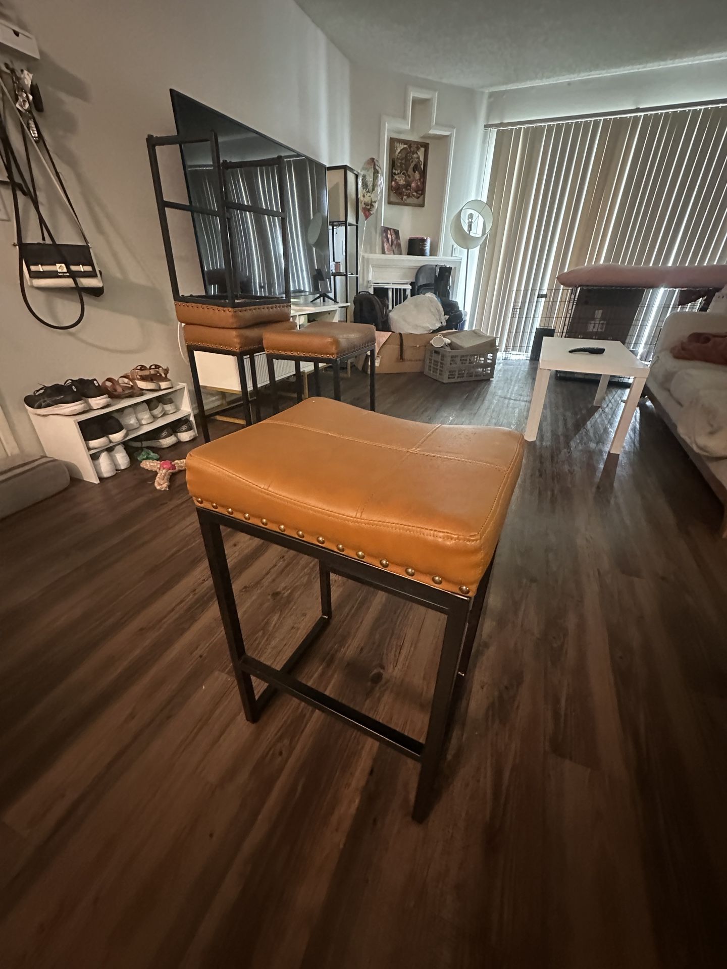 Camel- 4 Bar Stools