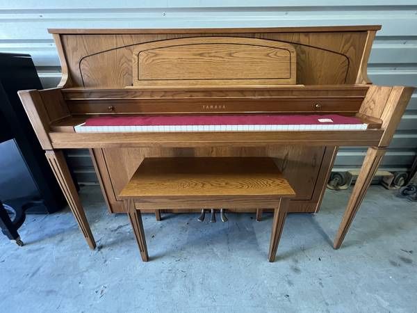 1999 YAMAHA M450 TAO DESIGNER UPRIGHT PIANO! FREE DELIVERY & TUNING!
