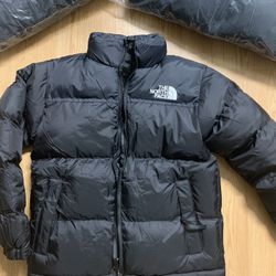 Black NorthFace 700 Puffer Jacket