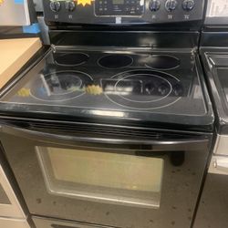 Kenmore Electric Stove In Black Working Perfectly 4 Months Warranty 