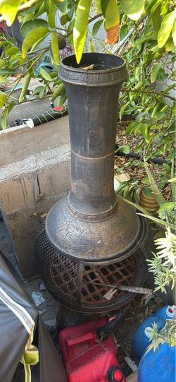 Cast iron fire pit
